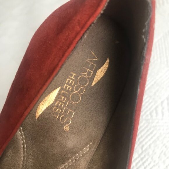 AEROSOLES Red Suede Heels - Picture 4 of 7